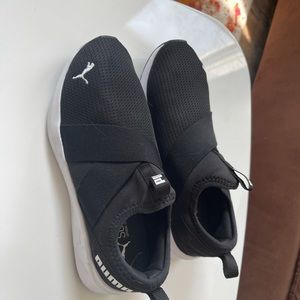 WOMEN'S PUMA SOFTRIDE SLIP-ON SNEAKERS size 8 1/2